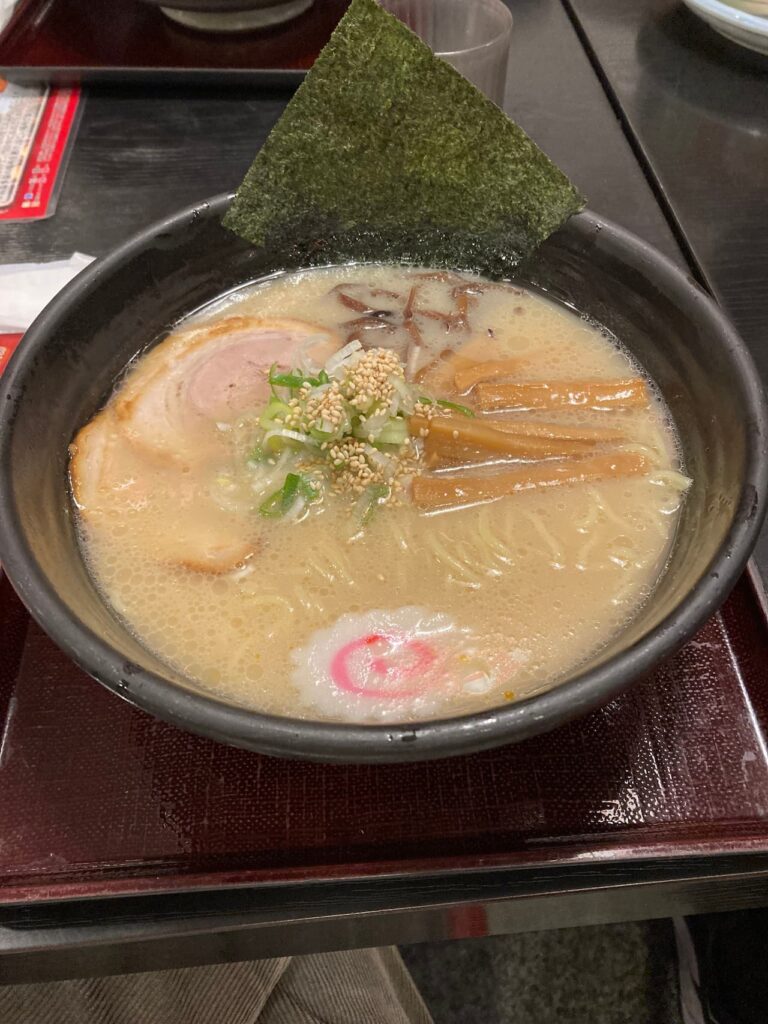 五味八珍とんこつラーメン